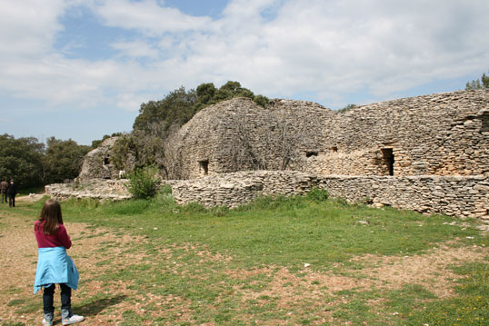 Gordes, vue d'ensemble du village des bories